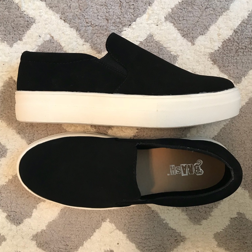Brash Black Slip-on Sneakers